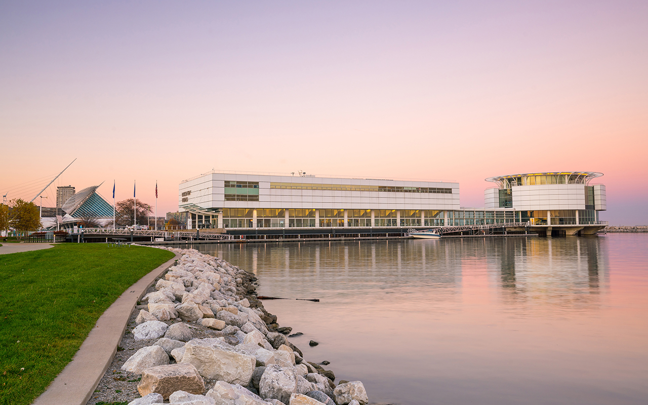 Discovery World exterior image